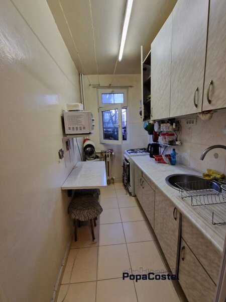 Timisoara, Frigocom, 2 camere semidecomandate et. 4/10, cu balcon